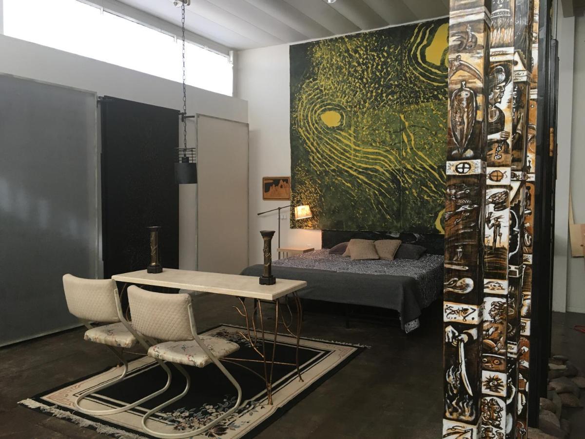 Space Castle: A 1950S Gas Station Transformed Into An Art Themed Wonderland Truth or Consequences Εξωτερικό φωτογραφία