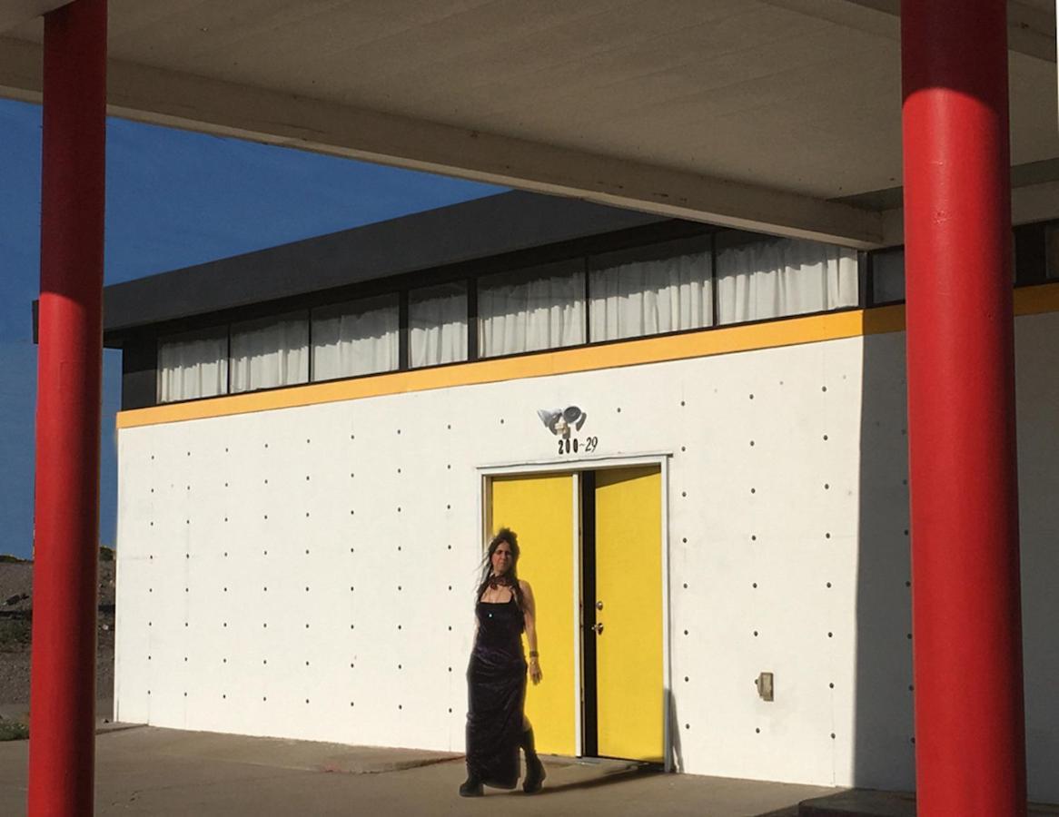 Space Castle: A 1950S Gas Station Transformed Into An Art Themed Wonderland Truth or Consequences Εξωτερικό φωτογραφία